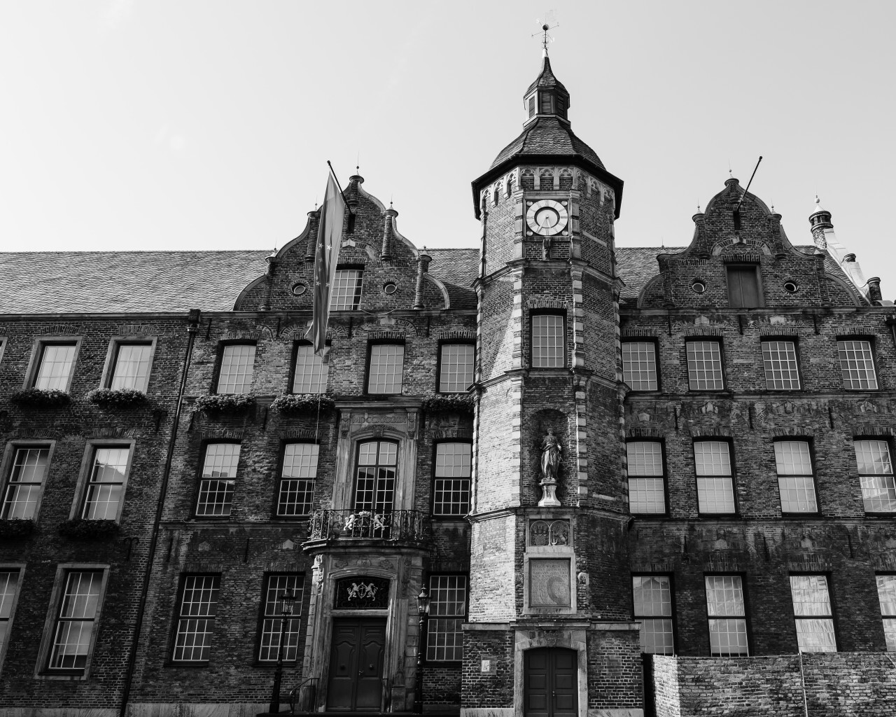 dusseldorf city hall black and white