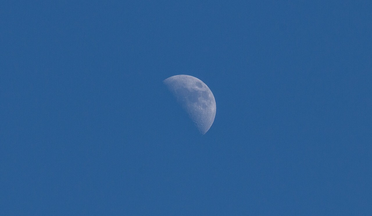 day moon