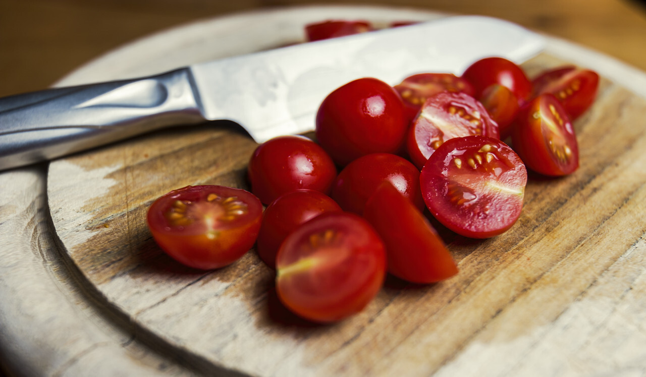 sliced cherry tomatoes