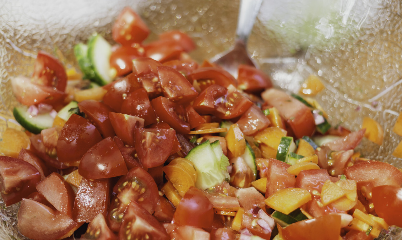 sliced tomato pieces in salad