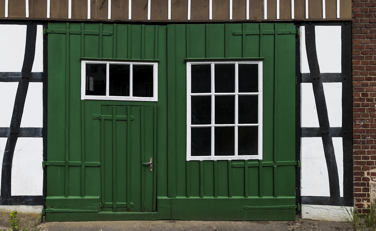 old green barn door