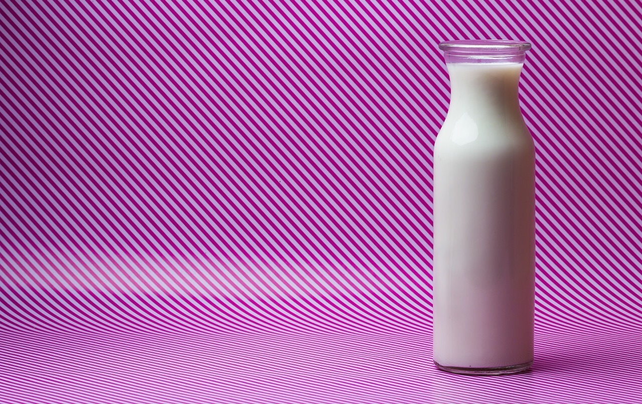milk bottle stripe background