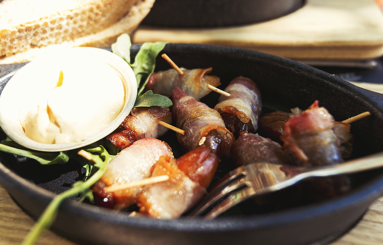 bacon wrapped dates aioli dip