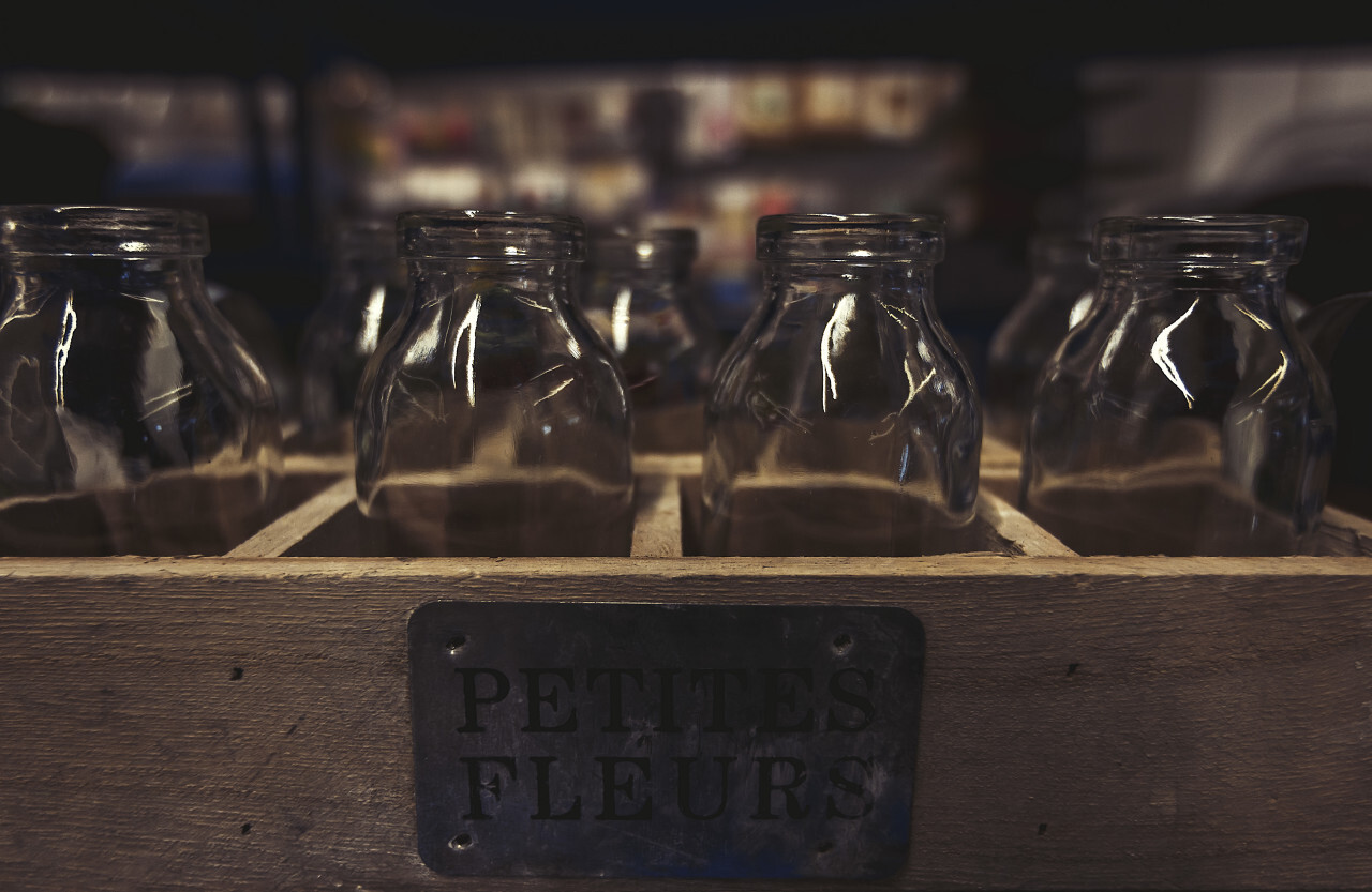 petites fleurs glass bottles