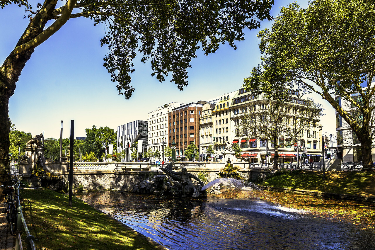 tritonenbrunnen dusseldorf konigsallee