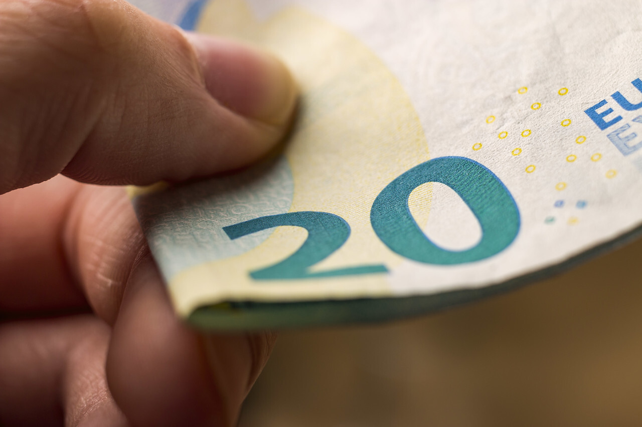 pay with 20 euro