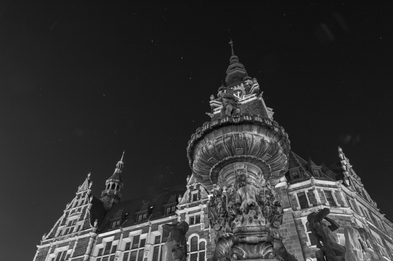 wuppertal city hall at night