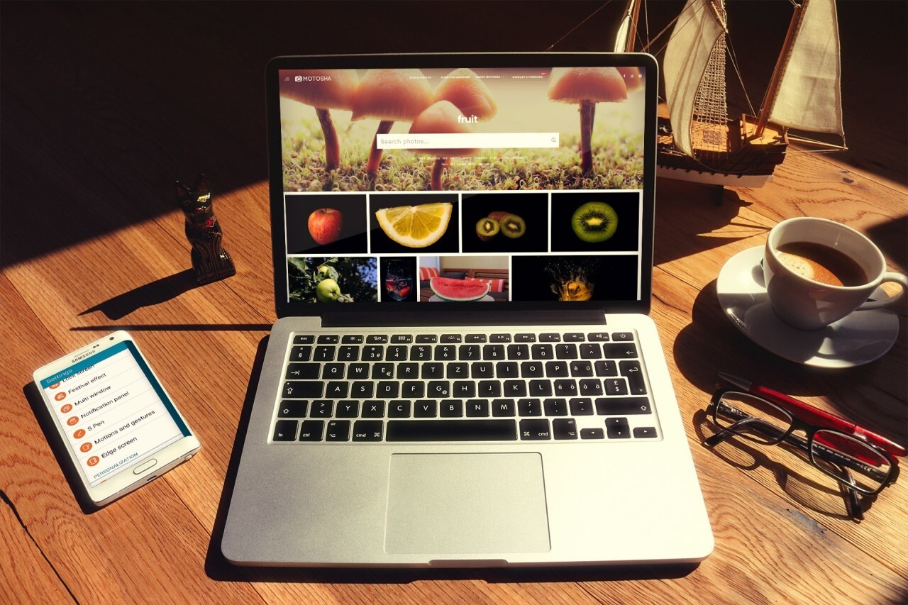 Free Photoshop Mac Book Mockup