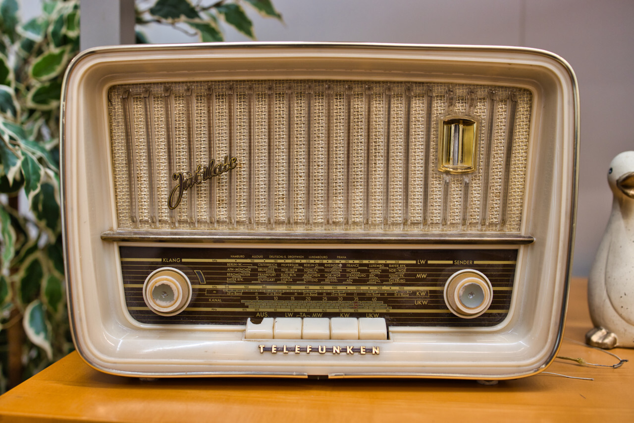 Vintage antique radio