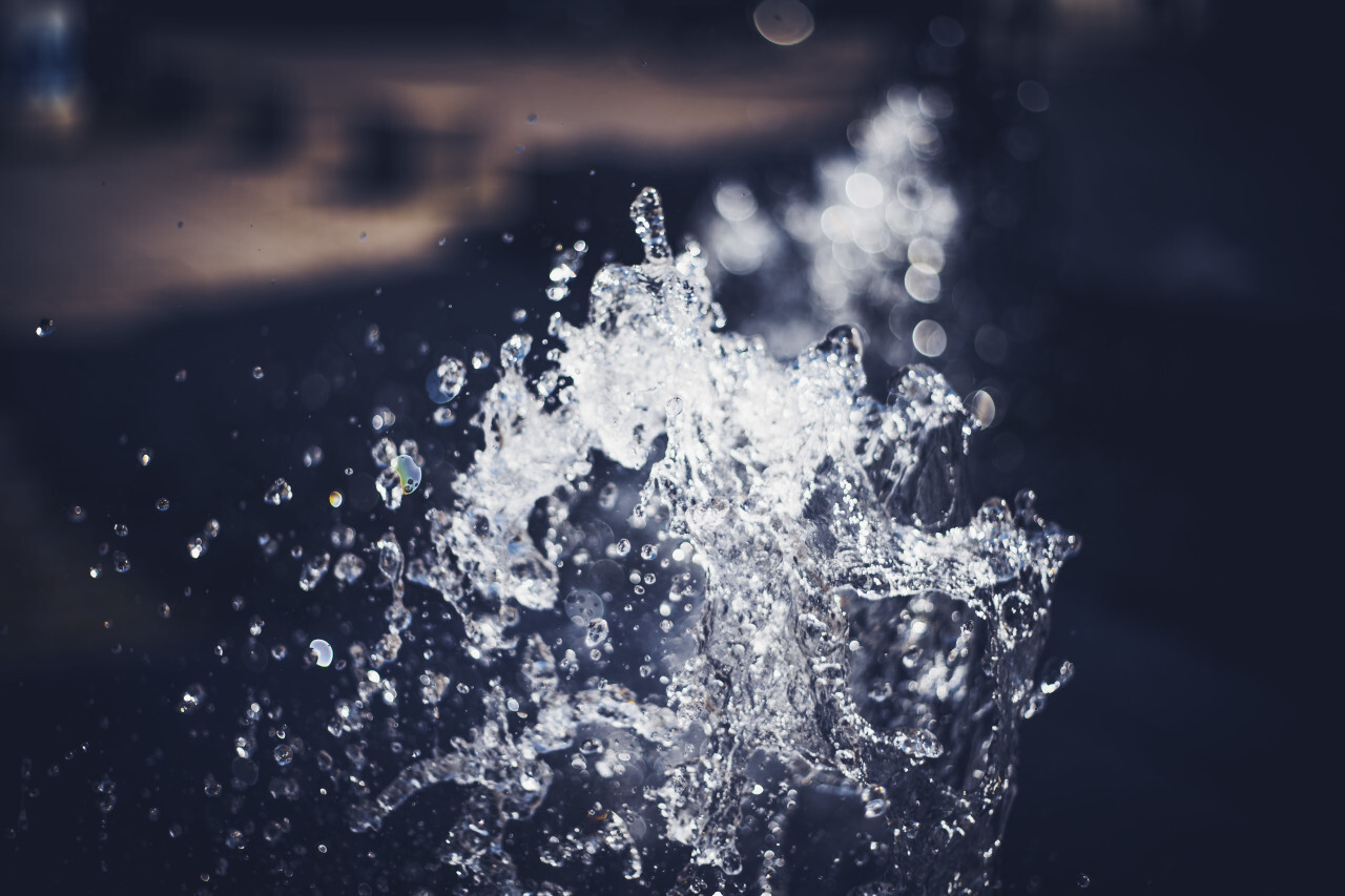water splashes out of a fountain