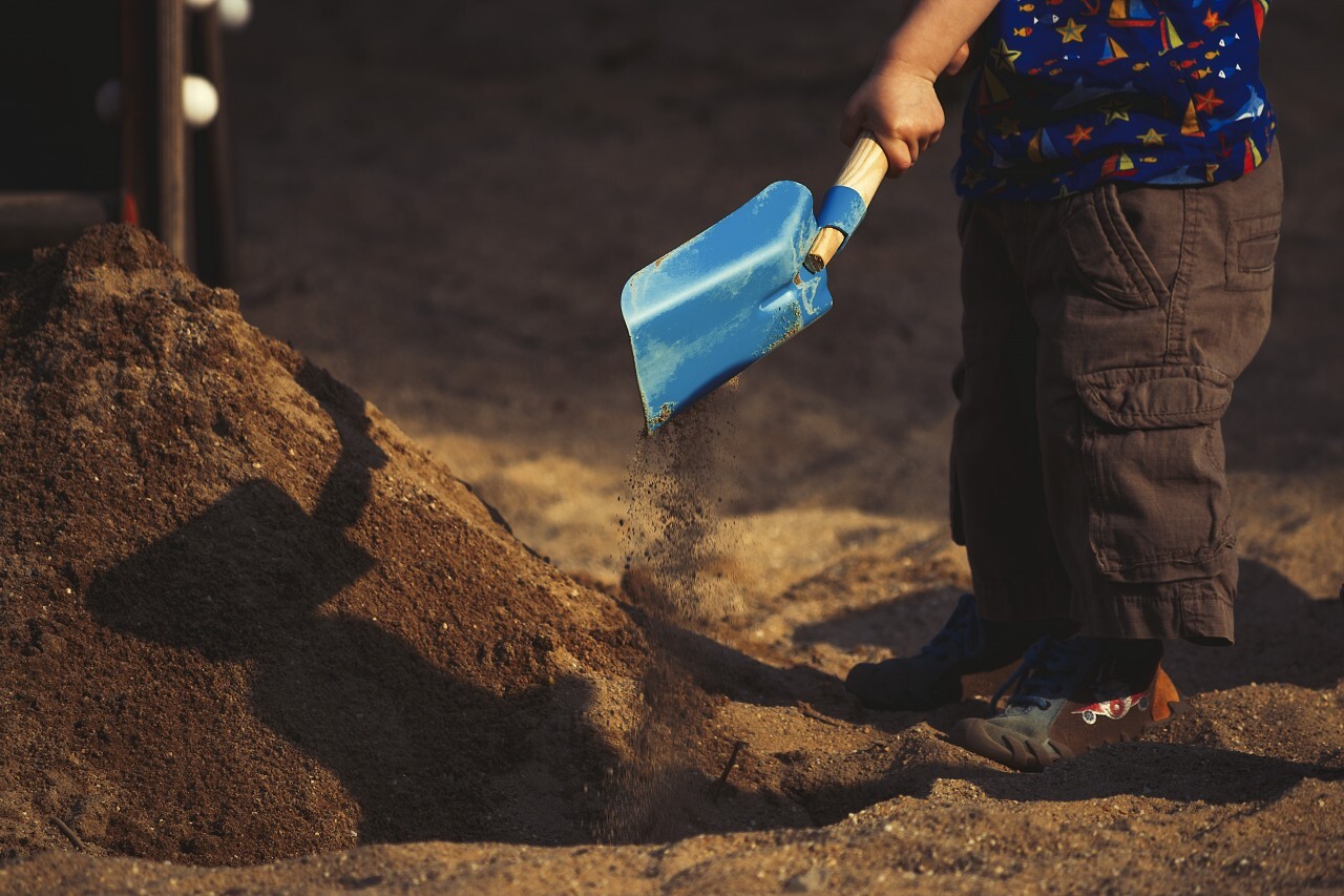 child shovels