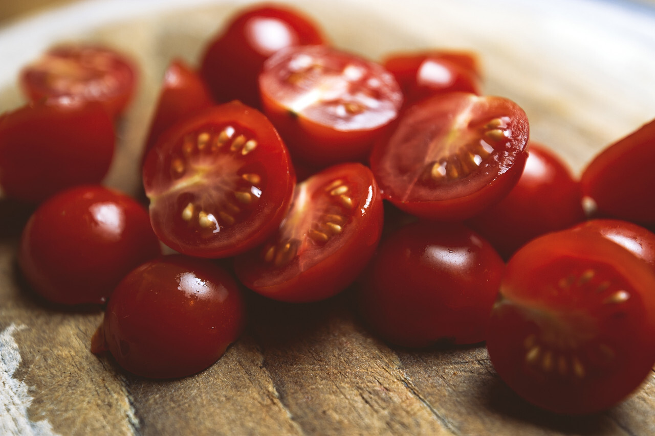 sliced cherry tomatoes