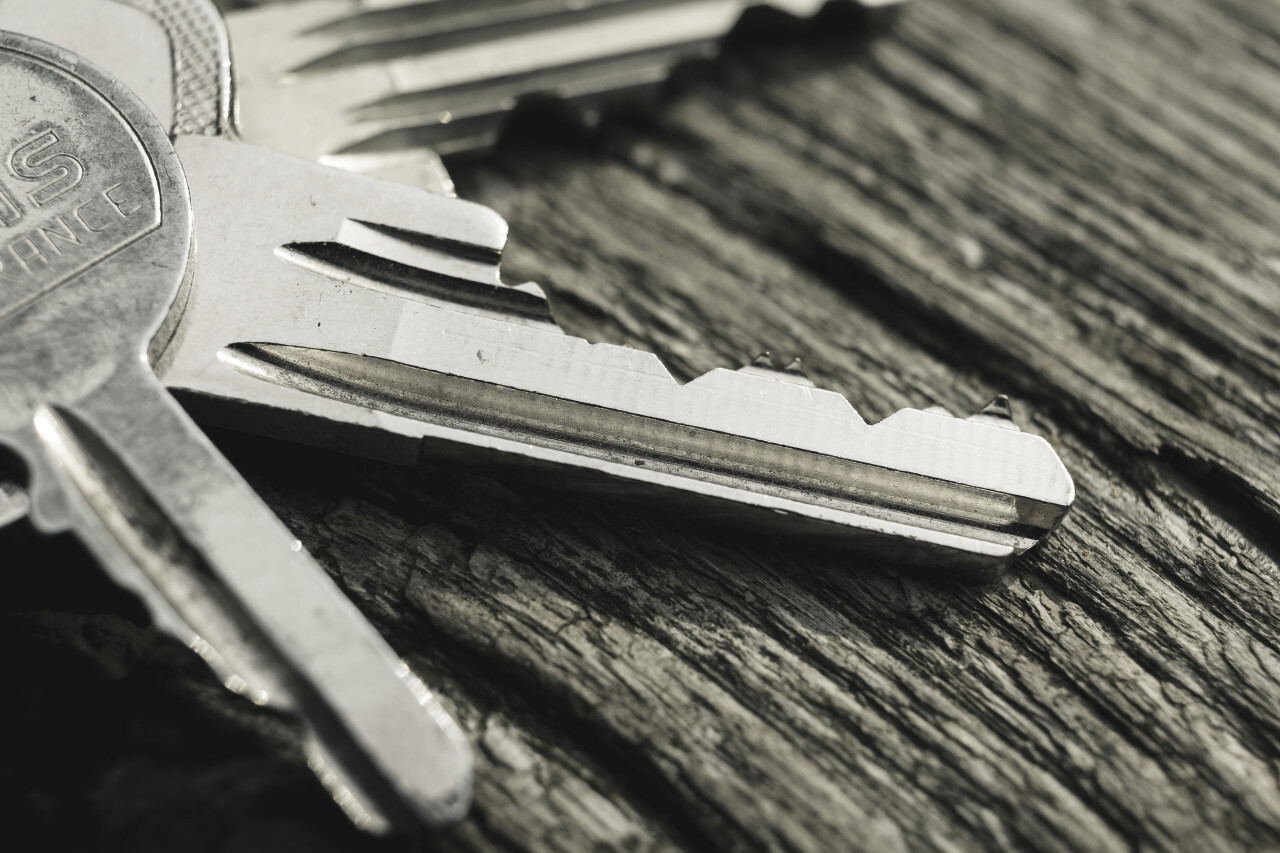 keys on table