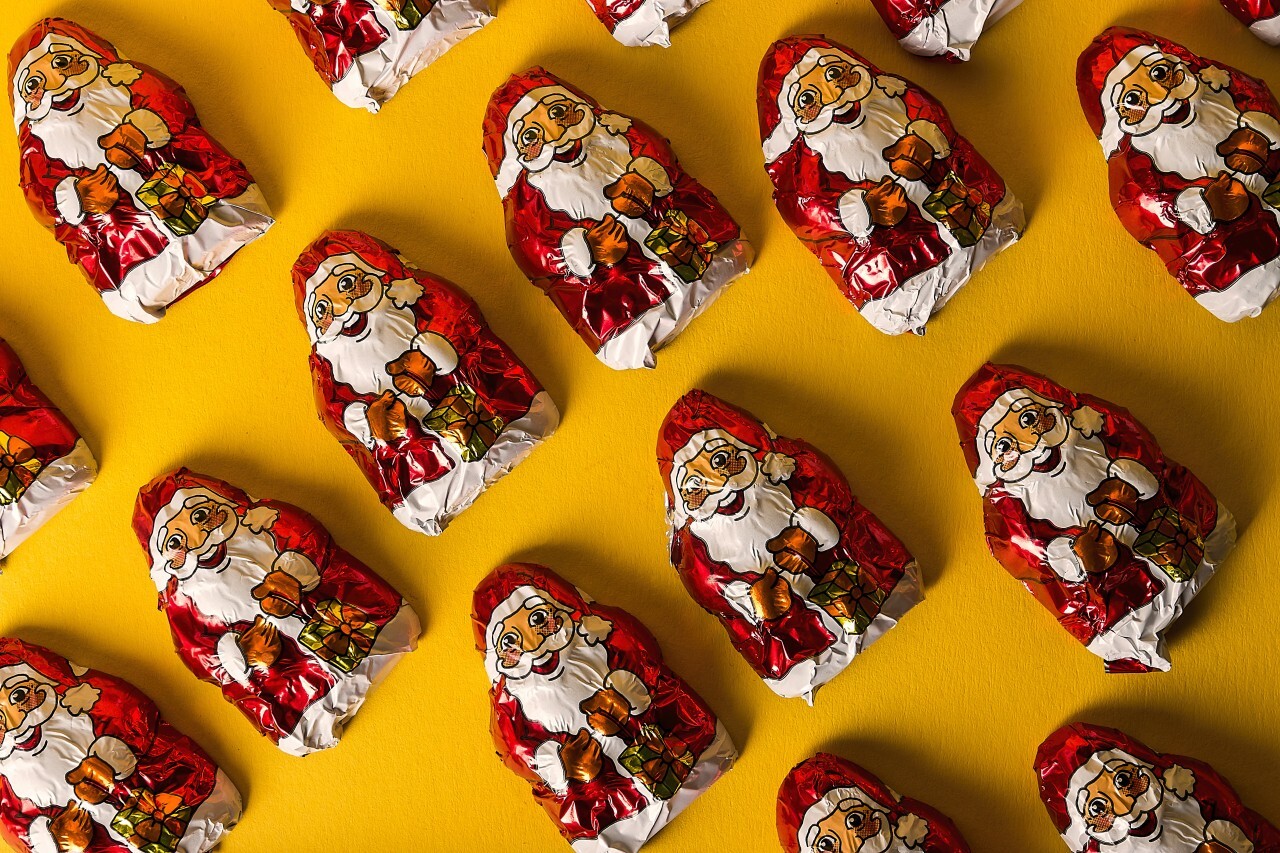 mini chocolate santas