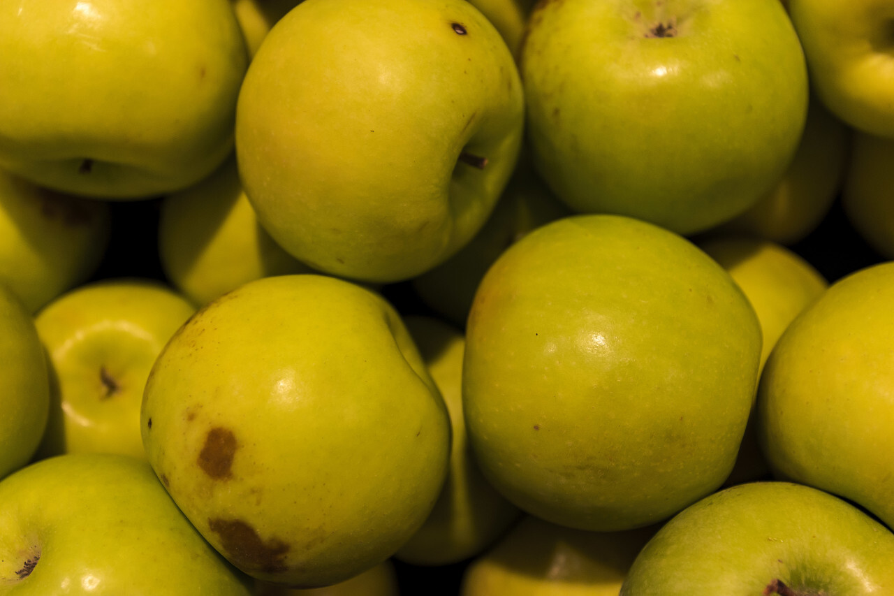 green apples