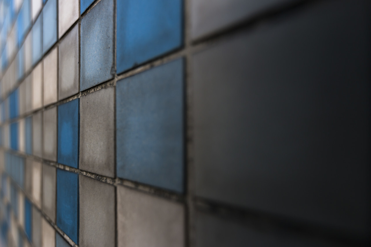 blue white tiles