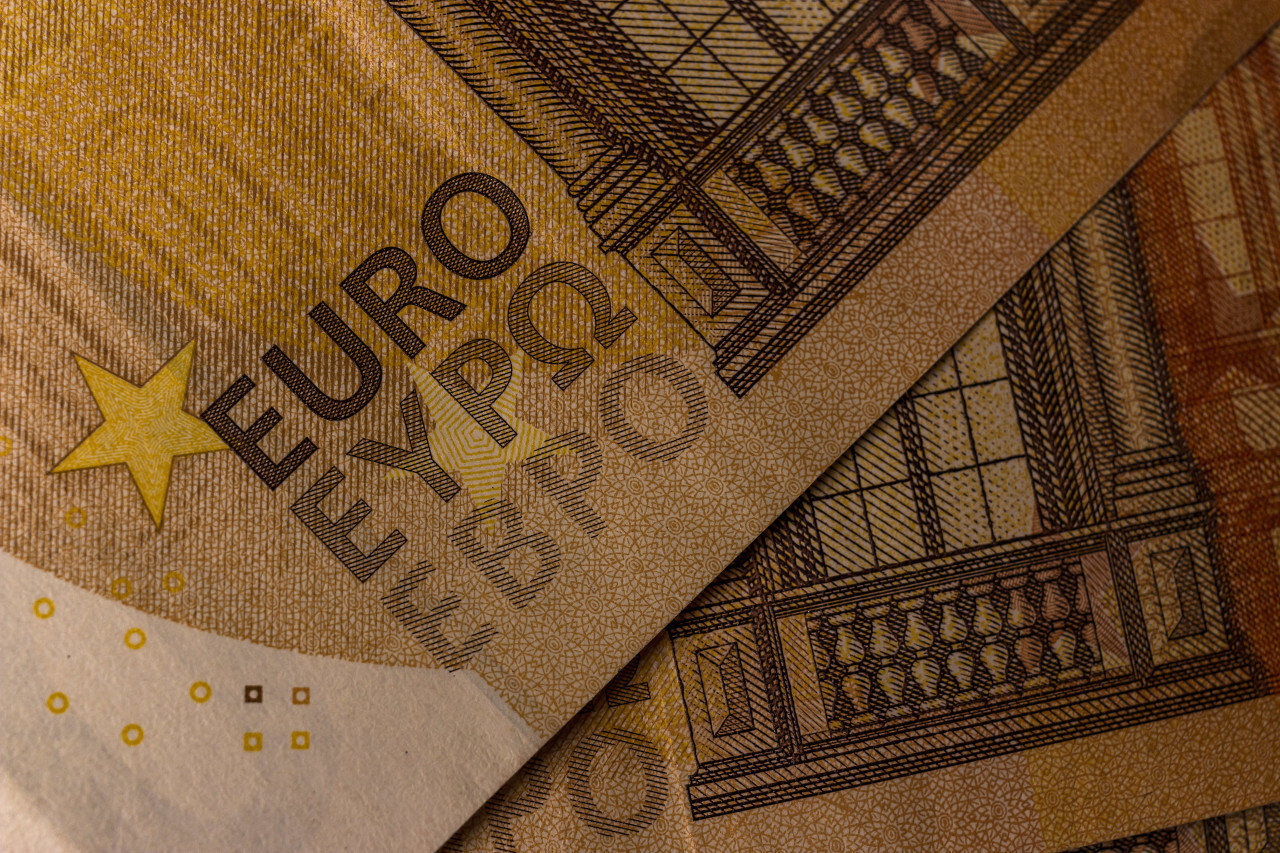 Background of 50 euro banknotes