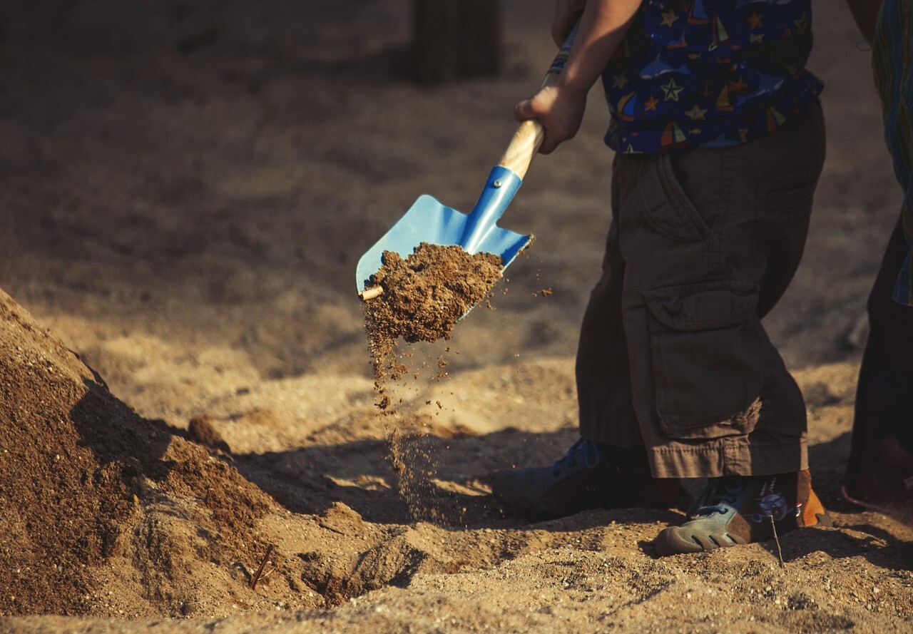 child shovels