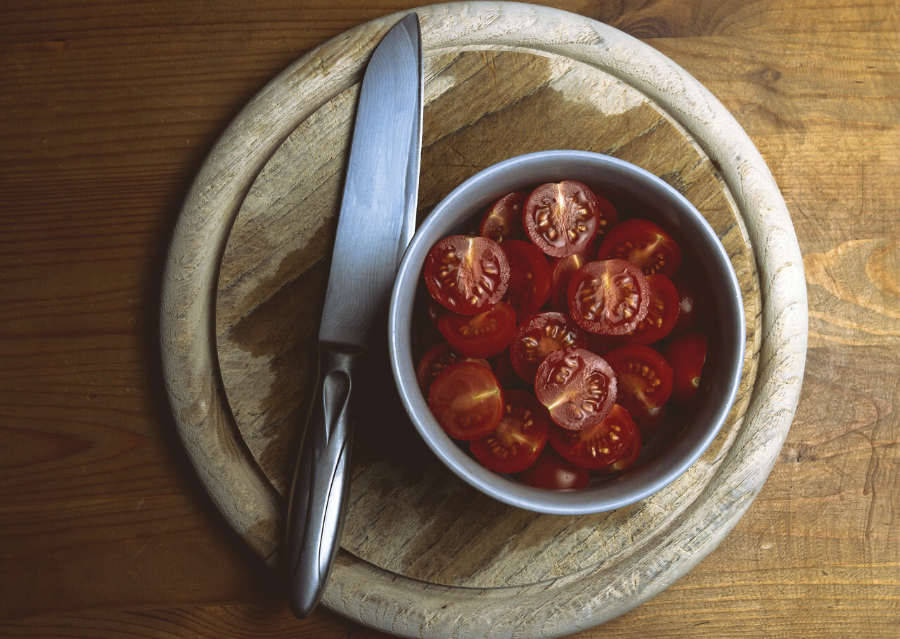 sliced cherry tomatoes
