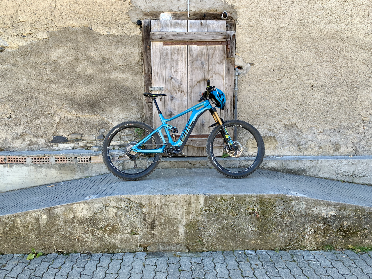 E-Bike on Wall