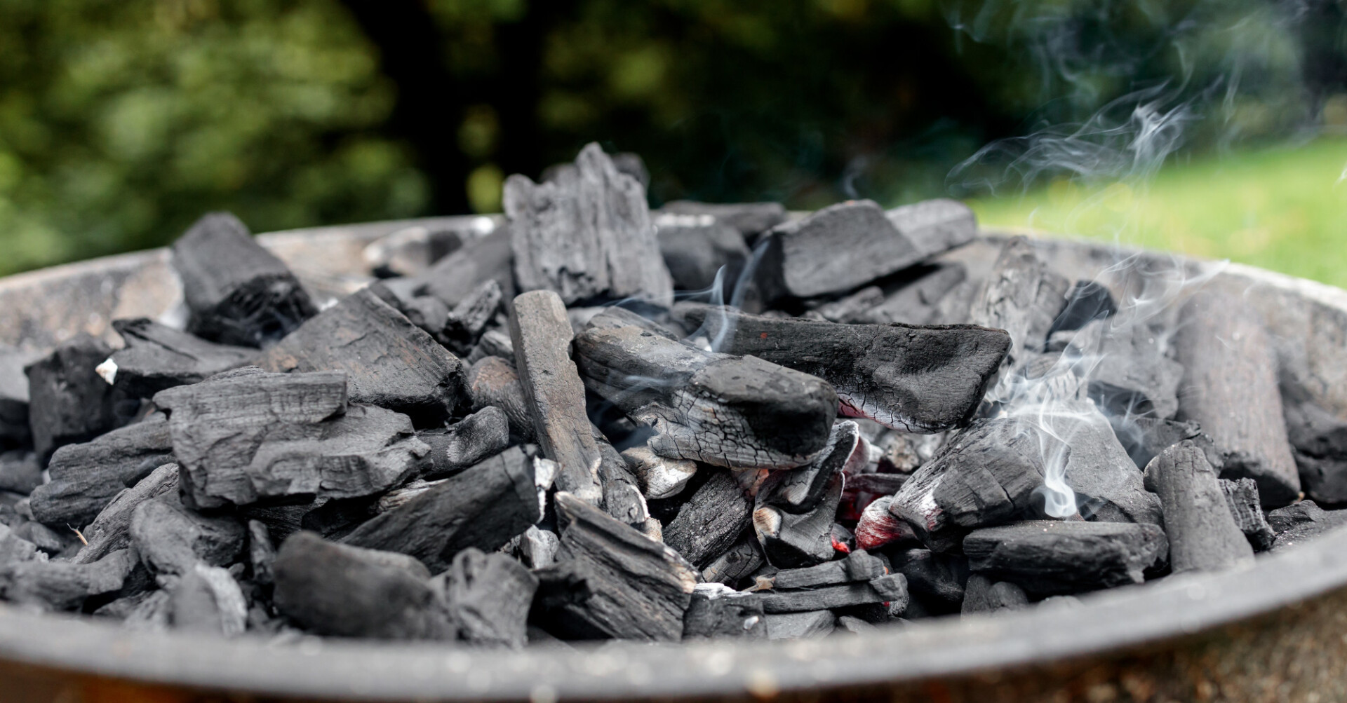 Light barbecue coal