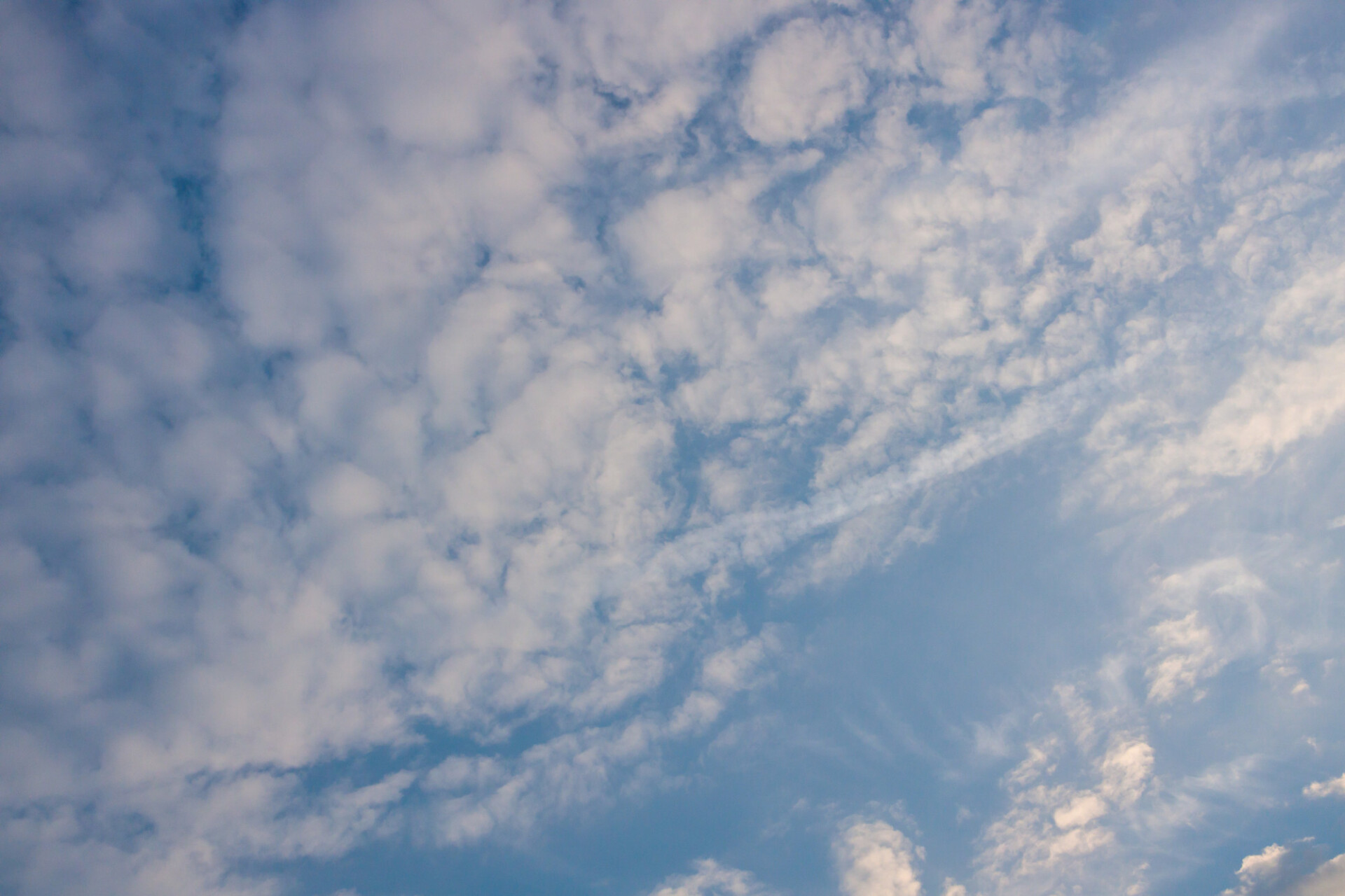 Blue cloudy sky for skyreplacement