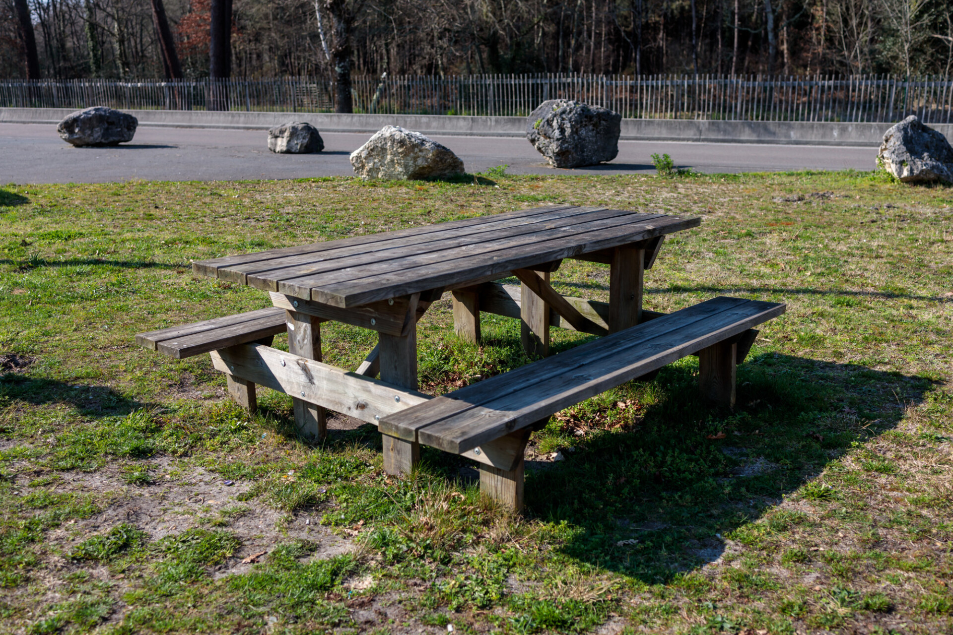 Picnic table