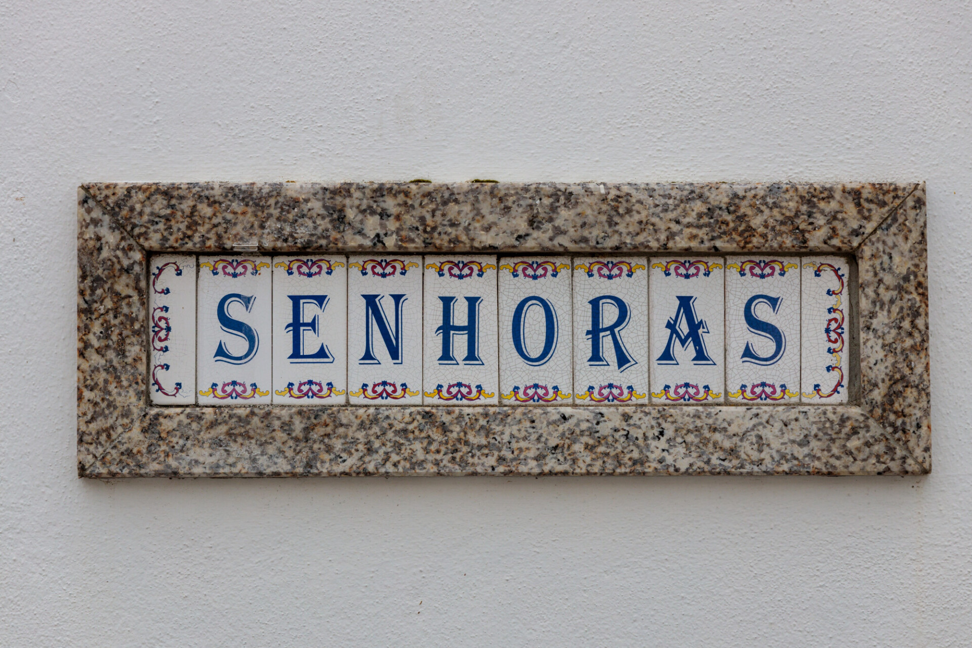 Senhoras Sign