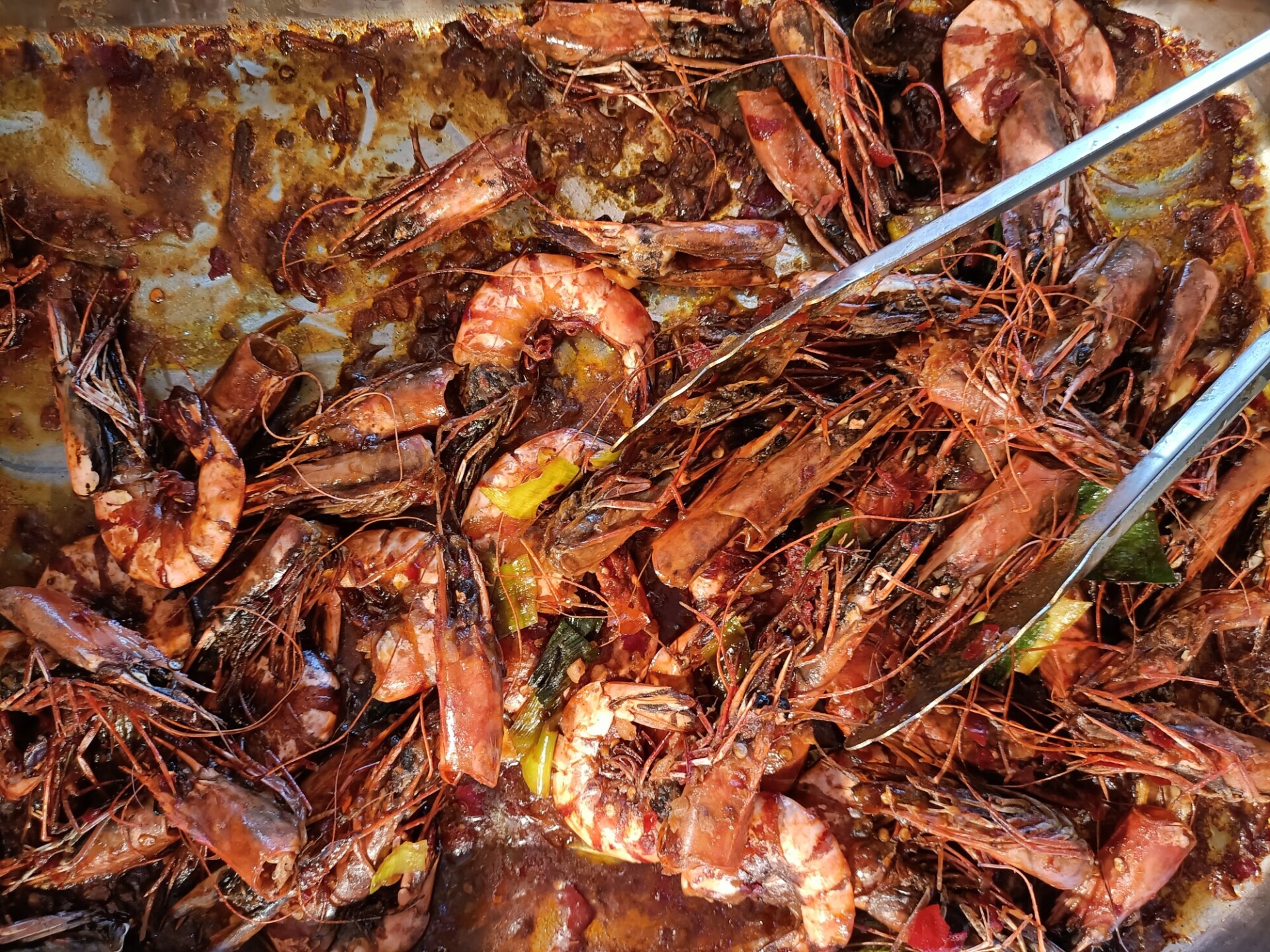 Garlic Butter Shrimp in Shell with Spicy Red Sauce