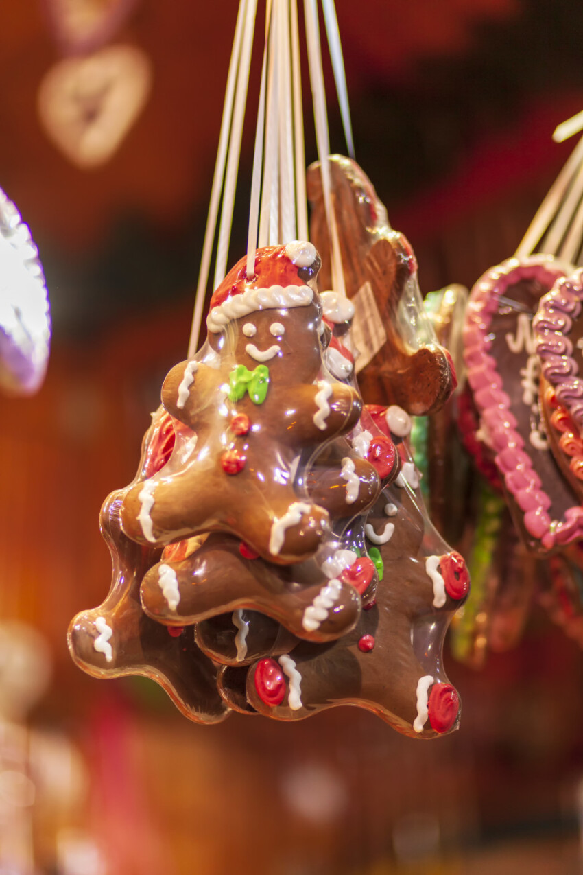 Christmas gingerbread hearts sweet at a Christmas market in Germany