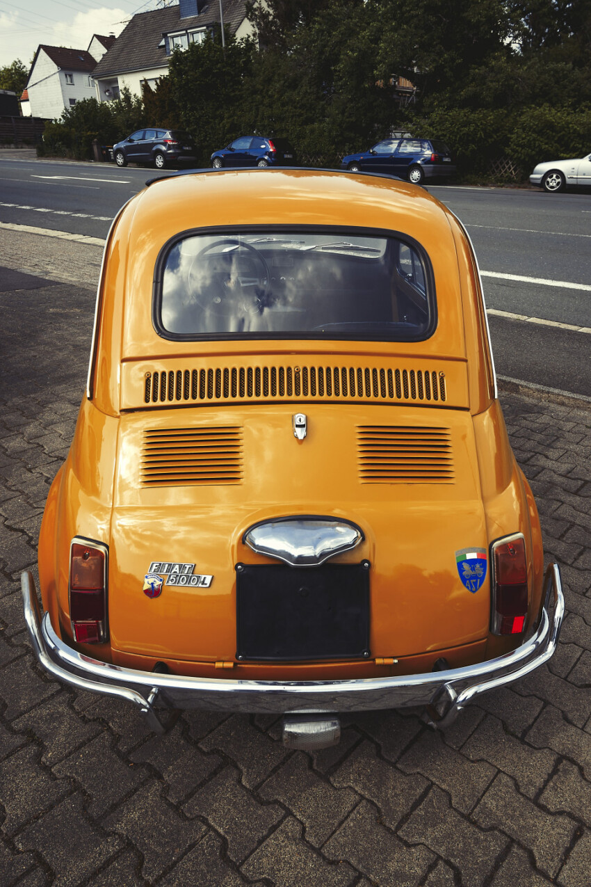 oldtimer fiat 500l back