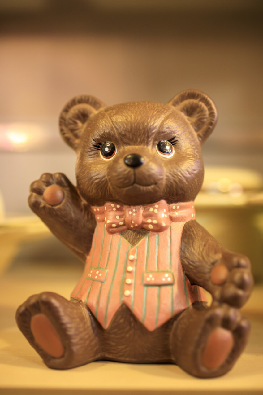 waving teddy bear