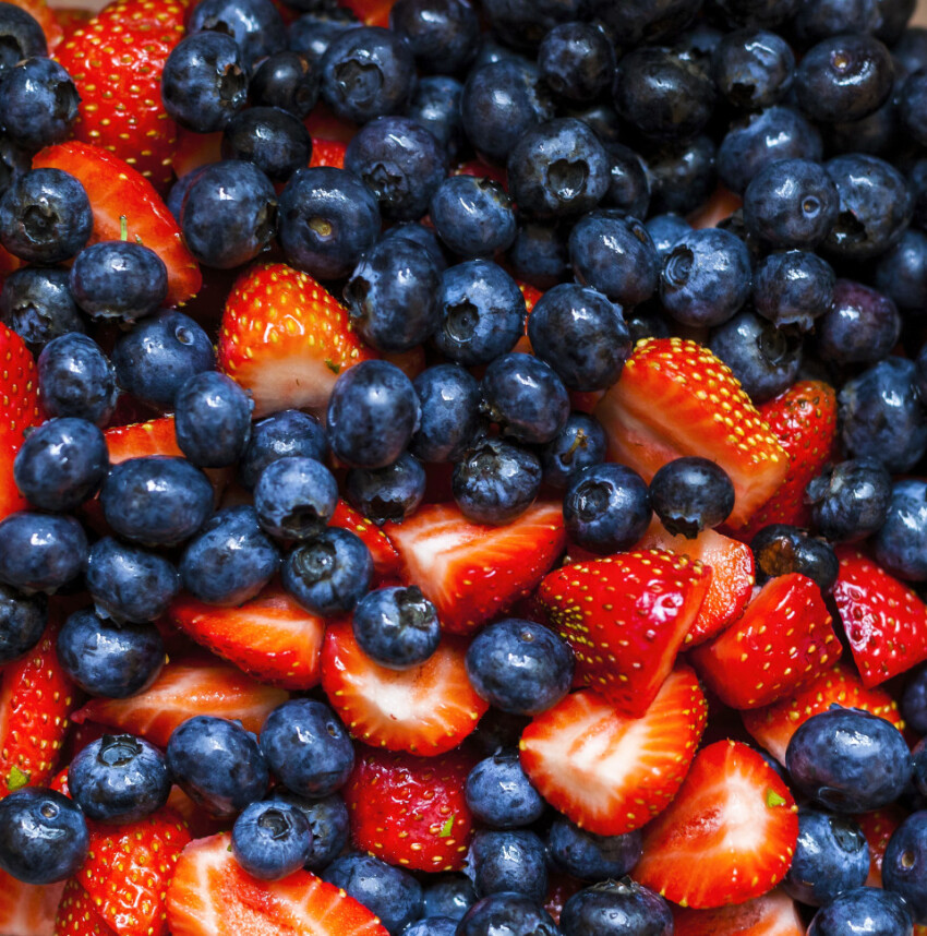 strawberries and blackberries texture
