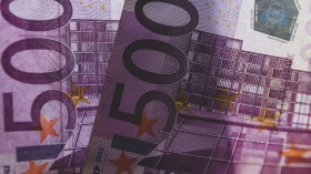 Stock Image: 2x 500 euro 1000 euro background