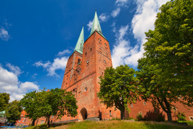 Stock Image: Beautiful cathedral of the hanseatic city of Lübeck - Dom zu Lübeck