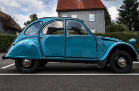 Stock Image: blue classic car from the side