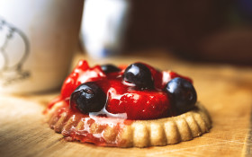 Stock Image: blueberry strawberry cake