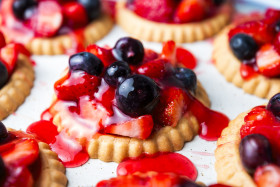 Stock Image: blueberry strawberry cakes