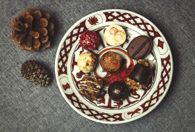 Stock Image: bonbons au chocolat plate