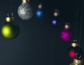 Stock Image: christmas tree balls green