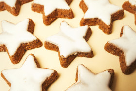 Stock Image: cinnamon biscuit stars christmas
