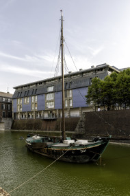 Stock Image: dusseldorf old harbor ship