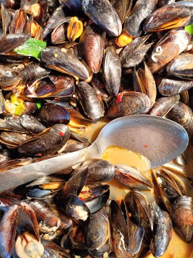 Stock Image: Garlic Butter Mussels in a Pan