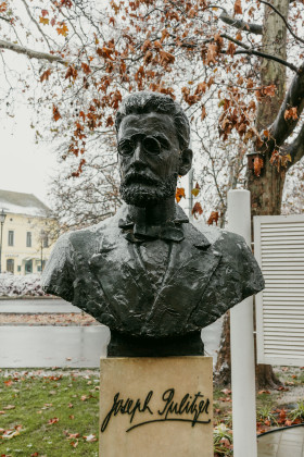 Stock Image: Joseph Pulitzer Statue in Mako