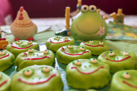 Stock Image: Mini Baby Cakes Frogs