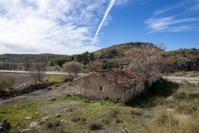 Stock Image: Old ruined country house at Lago de Don Torcuato