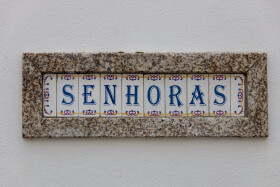 Stock Image: Senhoras Sign