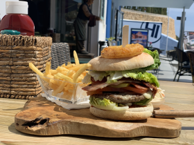 Stock Image: Tex Mex Burger with Pommes