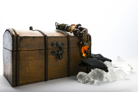 Stock Image: treasure chest for jewelry