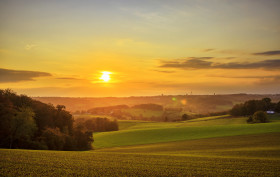 Stock Image: Velbert Langenberg Fields during the golden hour - Rural Landscape in Germany